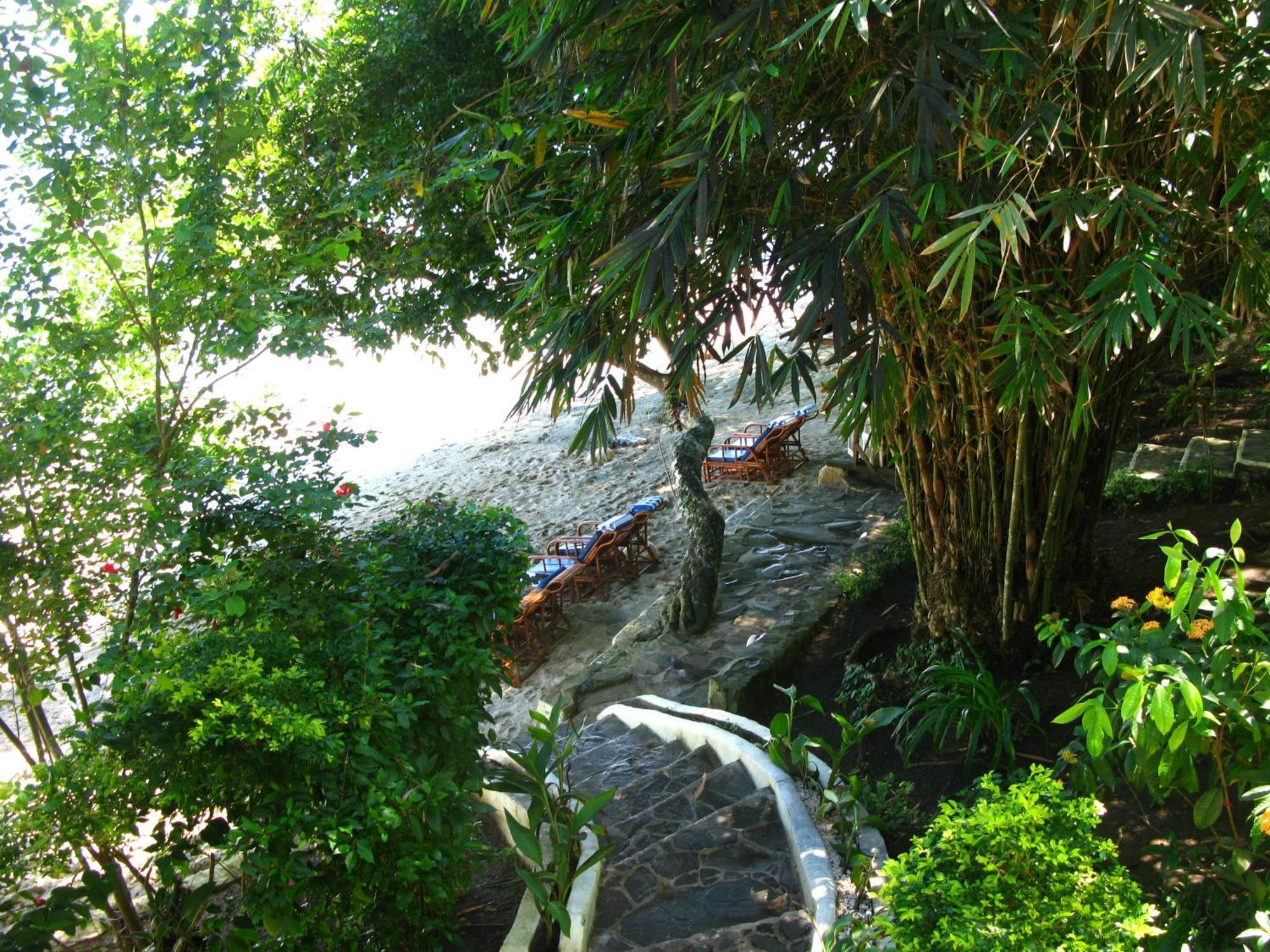 Bunaken Cha Cha Nature Resort Екстер'єр фото